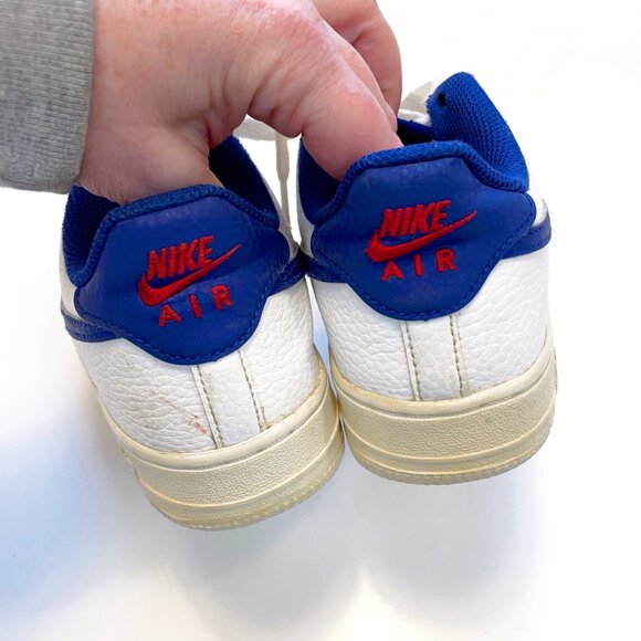 Nike Kids Air Force One, Size 4 - Picture 5 of 8